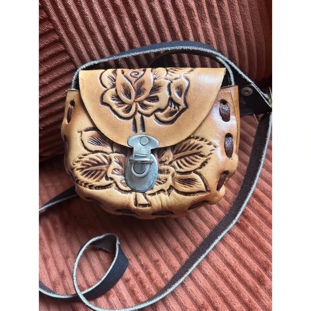 Crossbody Bag Women's Size Small Tan Good Hand-Tooled‎ Floral